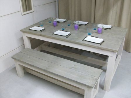 Kloostertafel, Kloosterbank steigerhout