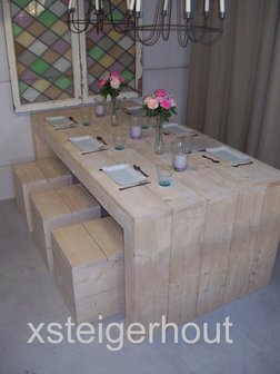 Set steigerhout tafel u model met hockers