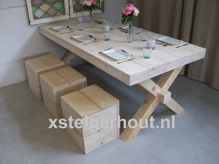 Kloostertafel kruispoot met hockers