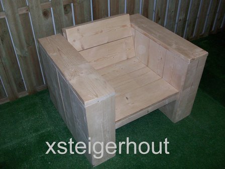 loungestoel steigerhout schuin voorkant