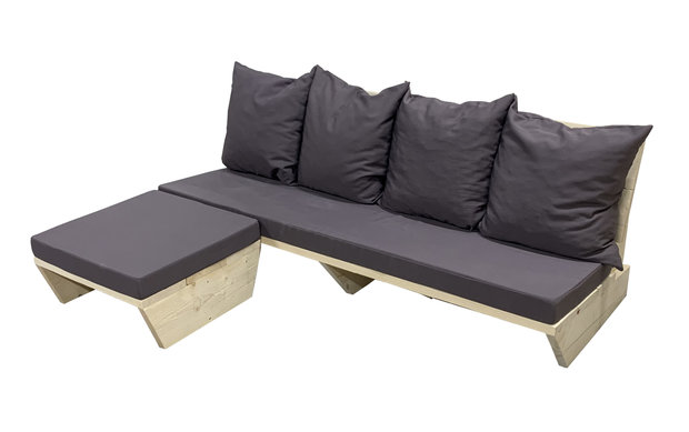 steigerhout bank laag met kussens en tafel met kussens