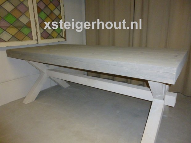 Steigerhout Kloostertafel kruispoot met blad in grey wash en frame in white wash