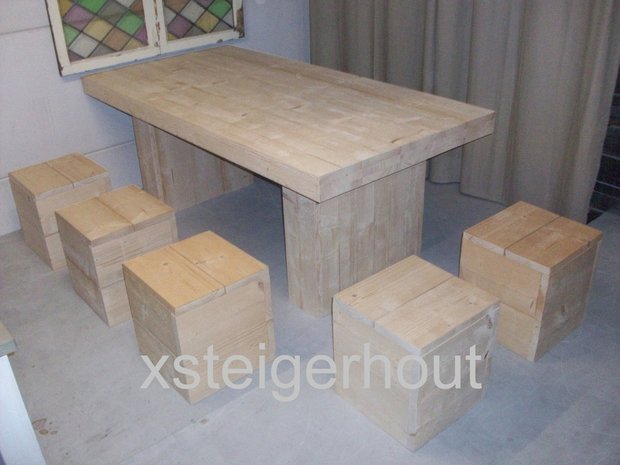 steigerhout kolompoottafel set