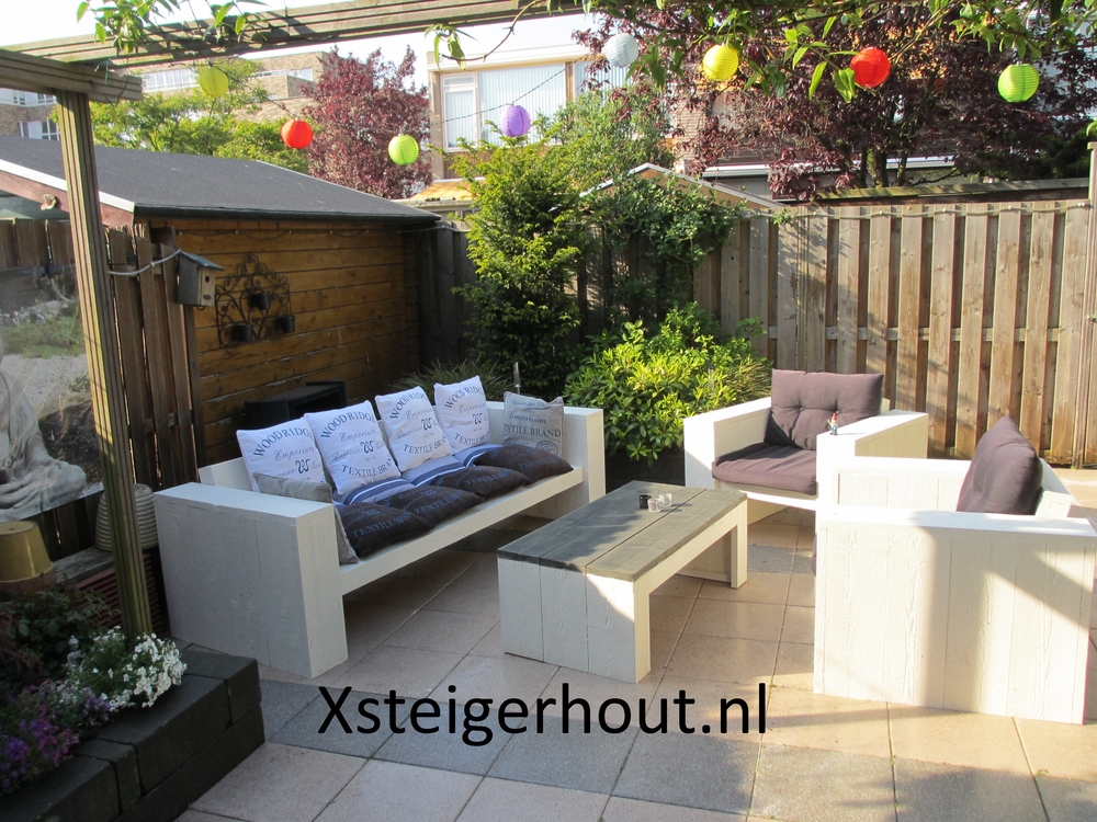 loungebank steigerhout in een loungeset steigerhout