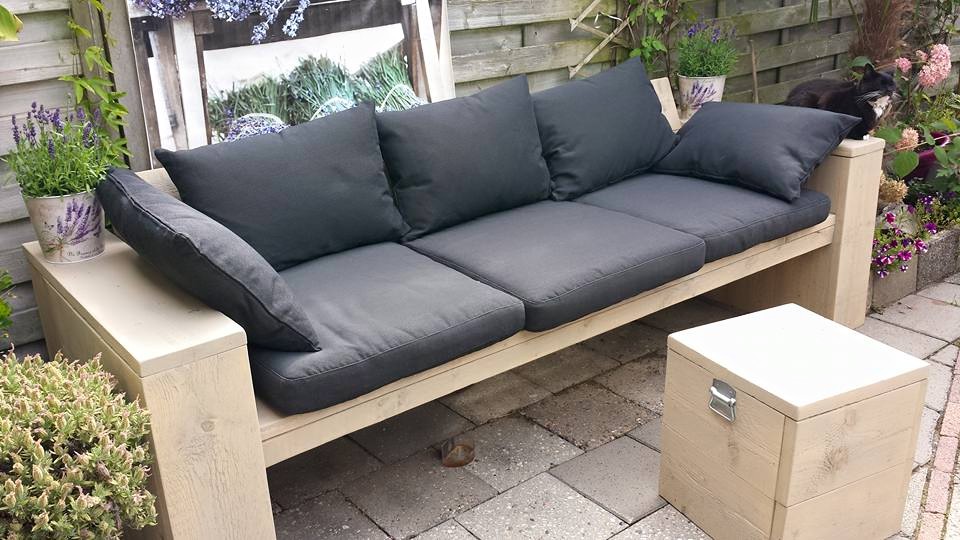 Loungebank steigerhout met kussens