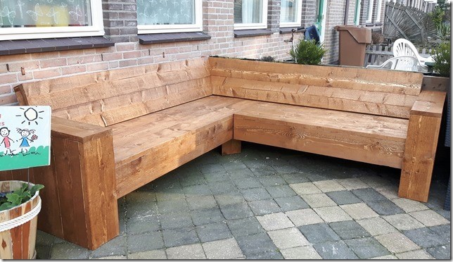 Hoekbank steigerhout met 1 plank onder zitting extra bruin gebeitst