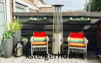 2 Steigerhout tuinstoelen in de achtertuin