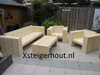 Zelf gemaakte loungeset van steigerhout