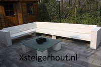 Houten loungebank buiten