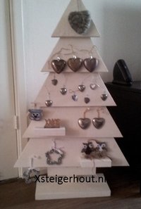 Steigerhout kerstboom met hartjes