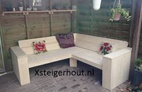 Zelf gemaakte hoekbank steigerhout