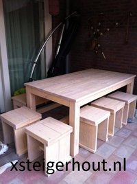 Steigerhout tuinset met krukjes