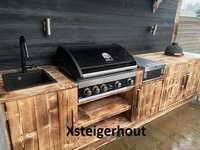 Buitenkeuken van 2x bbq meubel steigerhout