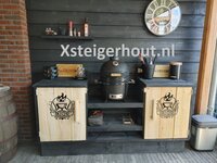 Zelf gemaakte bbq meubels met een bouwpakket van steigerhout