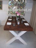 Steigerhout kruispoot tafel met blad in notenkleur en frame white wash